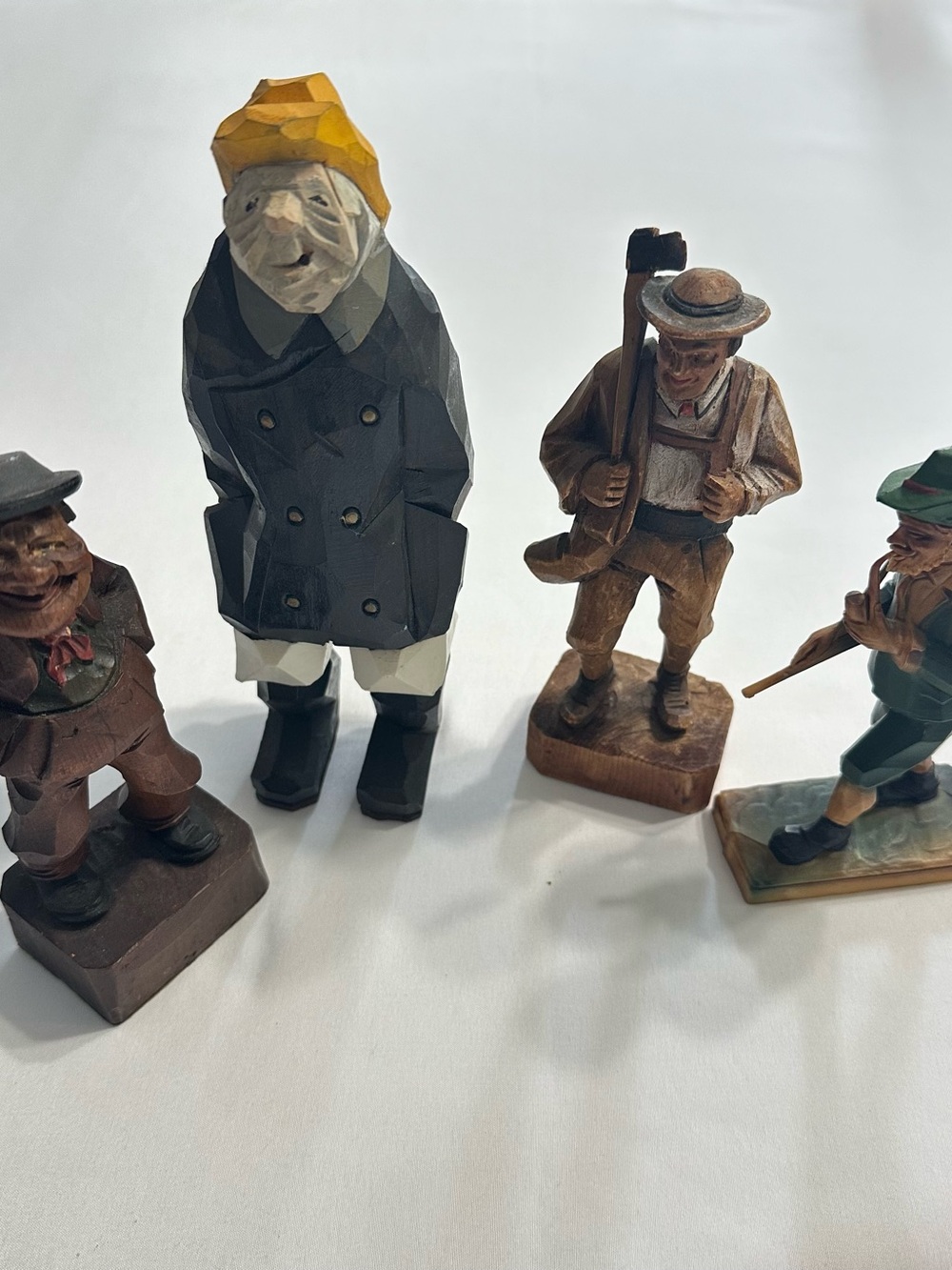 Hand-Carved Wooden Figurine Set - Mixed Colors